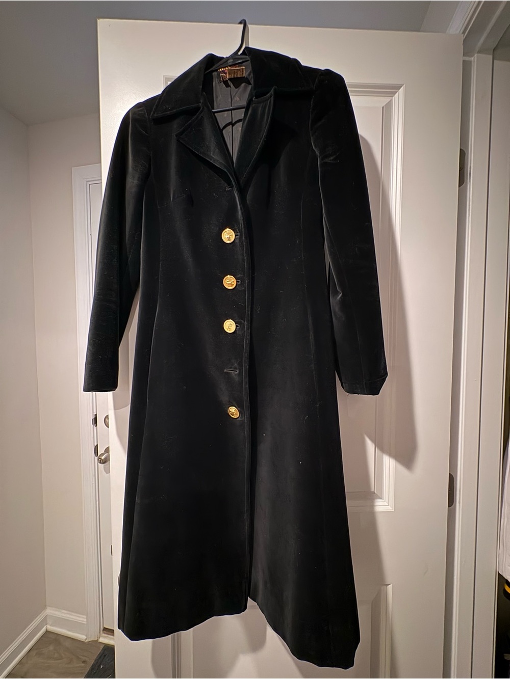 Vintage 1970s  Roberta di Camerino, Velvet Coat – Statement Piece – Rare.